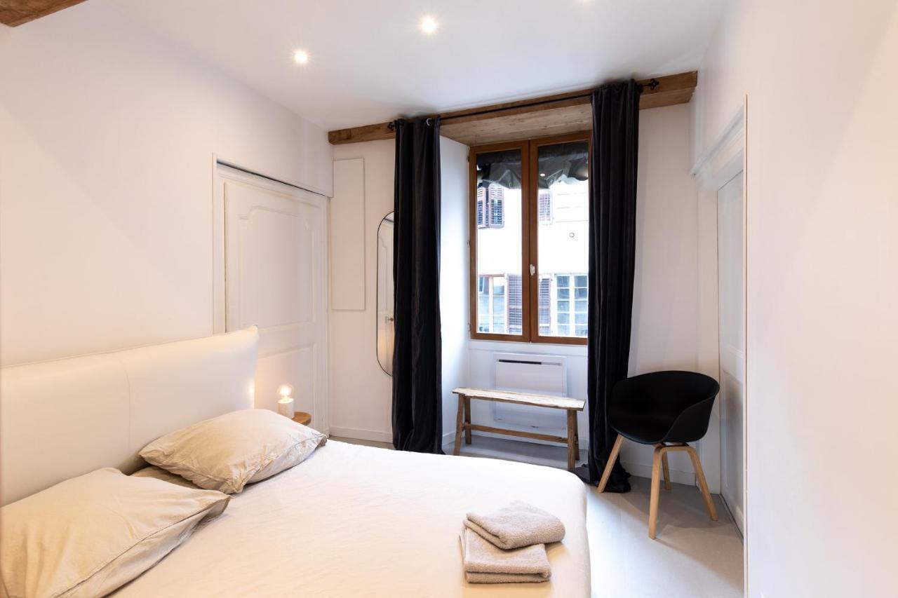 "L'Historique" - Charmant Appartement En Centre-Ville Historique Chambery Luaran gambar